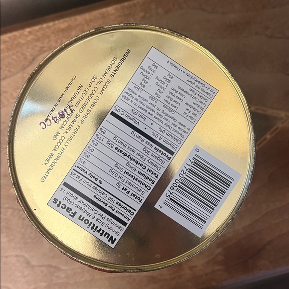 Vintage Christmas tootsie roll tin - Picture 6 of 6